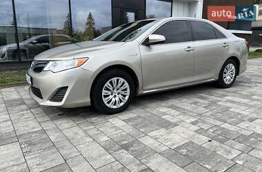 Седан Toyota Camry 2014 в Тячеве