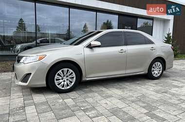 Седан Toyota Camry 2014 в Тячеве