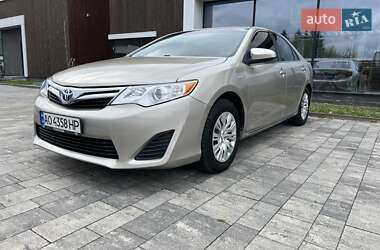 Седан Toyota Camry 2014 в Тячеве