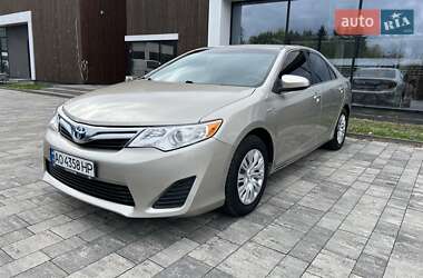 Седан Toyota Camry 2014 в Тячеве