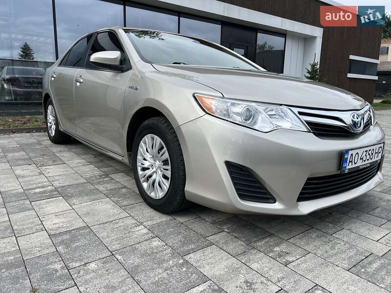 Седан Toyota Camry 2014 в Тячеве