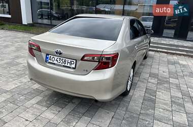 Седан Toyota Camry 2014 в Тячеве