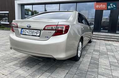 Седан Toyota Camry 2014 в Тячеве