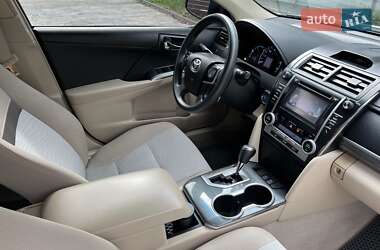 Седан Toyota Camry 2014 в Тячеве