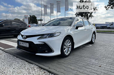 Седан Toyota Camry 2023 в Виннице