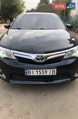 Седан Toyota Camry 2012 в Полтаві