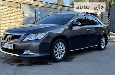 Седан Toyota Camry 2012 в Павлограді