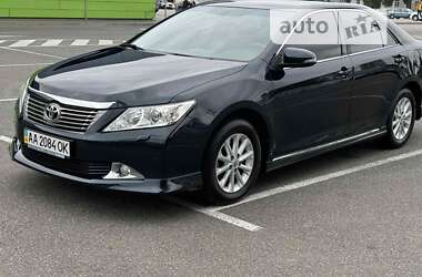 Седан Toyota Camry 2014 в Киеве