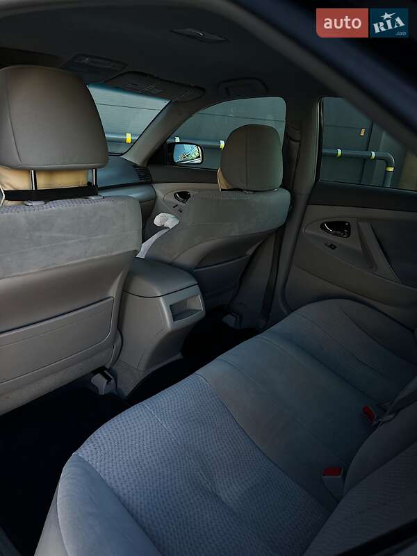 Седан Toyota Camry 2011 в Житомире