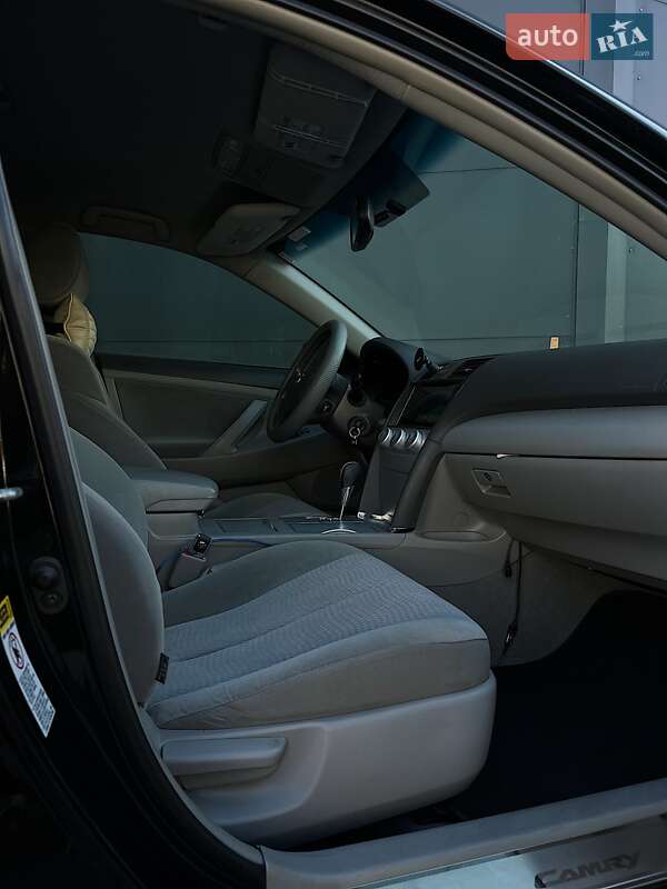 Седан Toyota Camry 2011 в Житомире