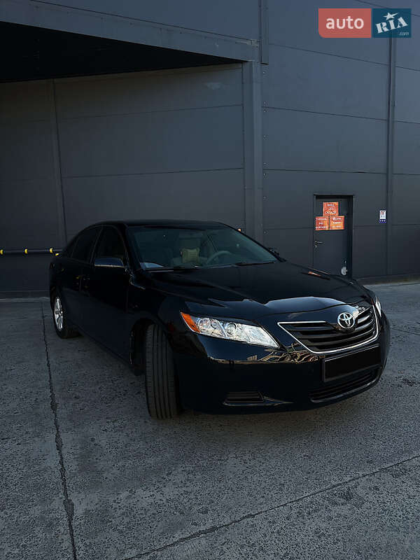 Седан Toyota Camry 2011 в Житомире