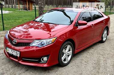 Седан Toyota Camry 2014 в Киеве