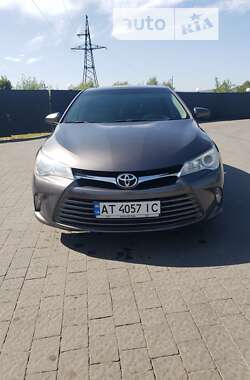 Седан Toyota Camry 2016 в Долині