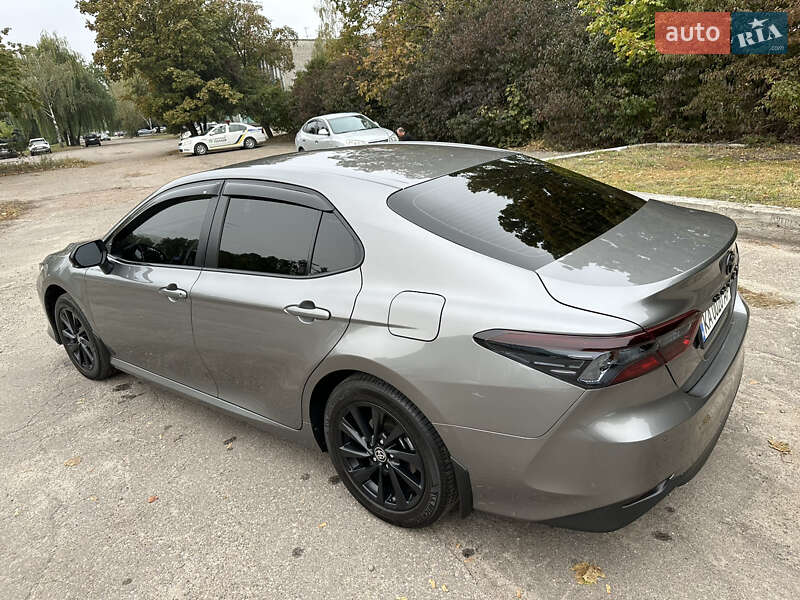 Седан Toyota Camry 2021 в Киеве