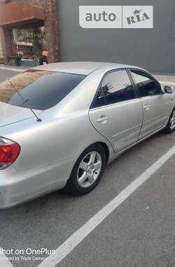 Седан Toyota Camry 2004 в Києві