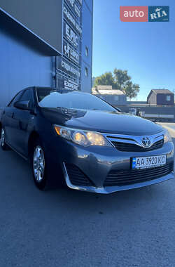 Седан Toyota Camry 2012 в Києві