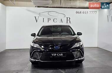 Седан Toyota Camry 2022 в Киеве