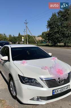 Седан Toyota Camry 2013 в Зачепиловке