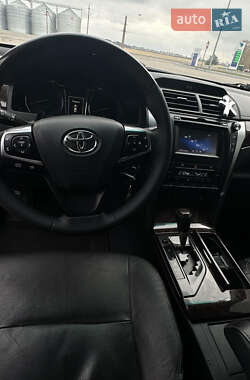 Седан Toyota Camry 2015 в 