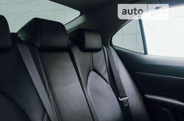 Седан Toyota Camry 2021 в 