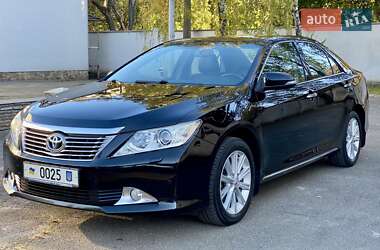 Седан Toyota Camry 2012 в Києві