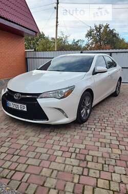 Седан Toyota Camry 2015 в Миргороді