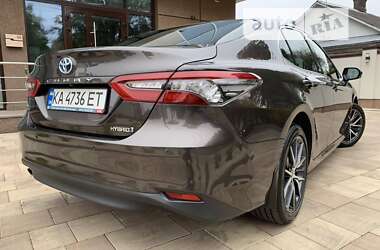 Седан Toyota Camry 2022 в Рівному