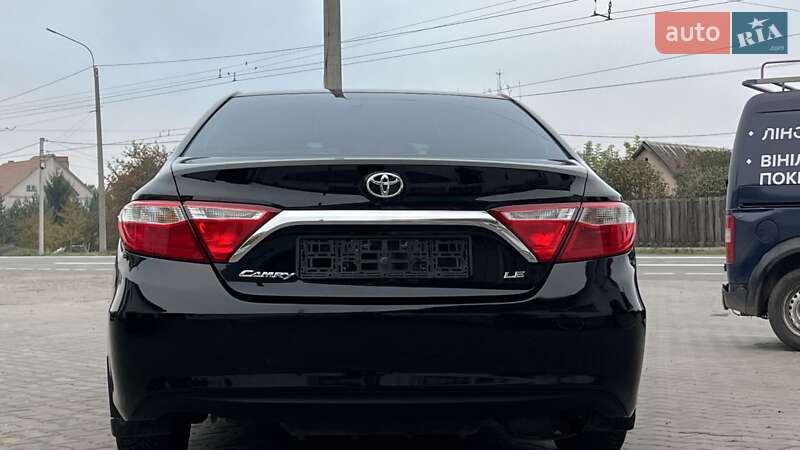 Седан Toyota Camry 2015 в Луцьку