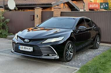 Седан Toyota Camry 2022 в Києві