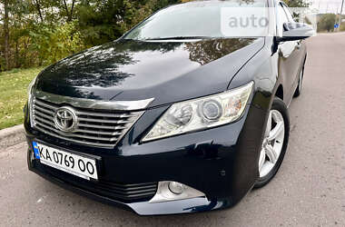 Седан Toyota Camry 2012 в Киеве