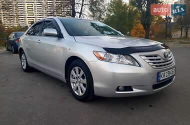 Седан Toyota Camry 2008 в Киеве