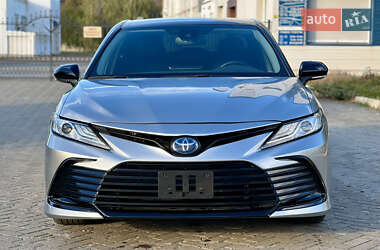 Седан Toyota Camry 2022 в Ровно