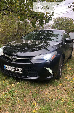 Седан Toyota Camry 2015 в Киеве