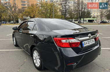 Седан Toyota Camry 2011 в Киеве