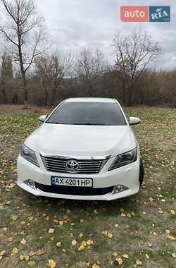 Седан Toyota Camry 2013 в Зачепиловке