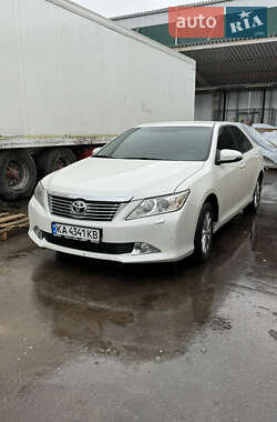 Седан Toyota Camry 2014 в Києві