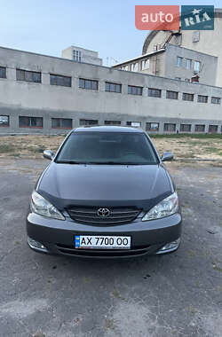 Седан Toyota Camry 2004 в Харкові