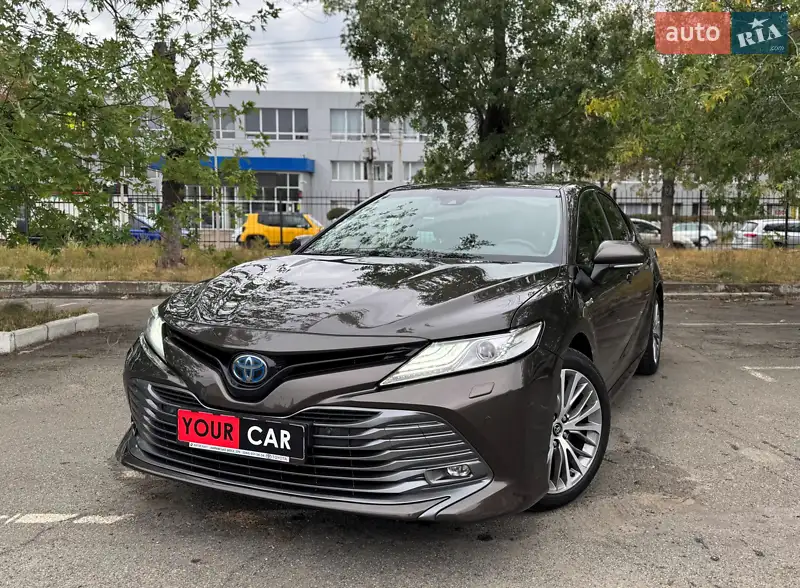 Toyota Camry 2019