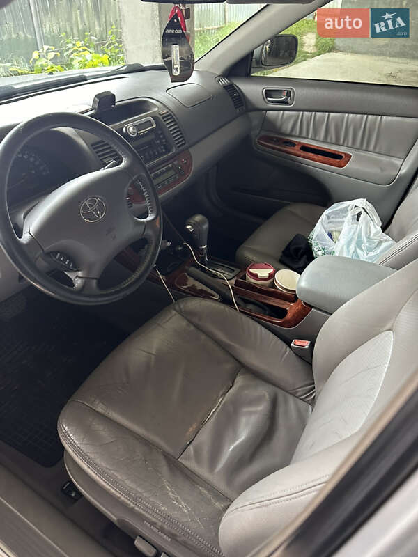 Седан Toyota Camry 2004 в Львове