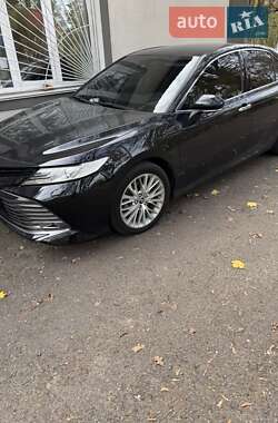 Седан Toyota Camry 2018 в Киеве