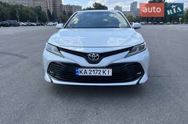 Седан Toyota Camry 2017 в Харькове