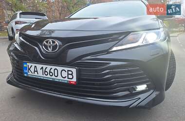 Седан Toyota Camry 2018 в Полтаве