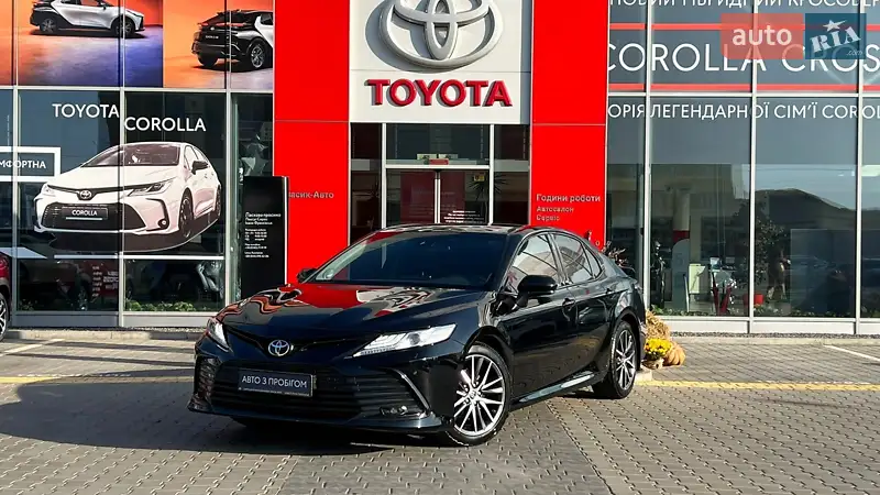 Toyota Camry 2021