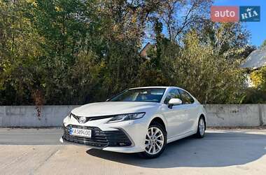 Седан Toyota Camry 2021 в Киеве