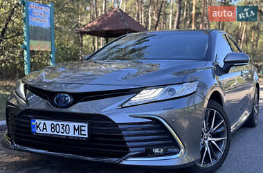 Седан Toyota Camry 2023 в Києві