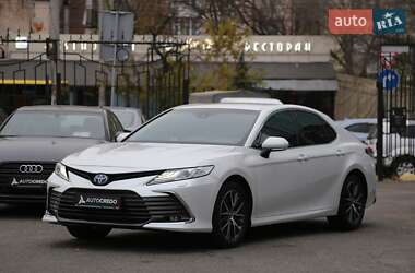 Седан Toyota Camry 2021 в Киеве