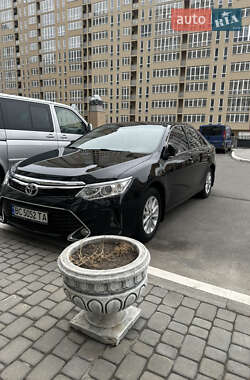 Седан Toyota Camry 2016 в Харкові