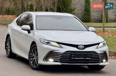 Седан Toyota Camry 2024 в Ровно