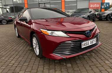 Седан Toyota Camry 2019 в Львові