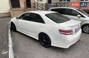 Седан Toyota Camry 2011 в Рівному